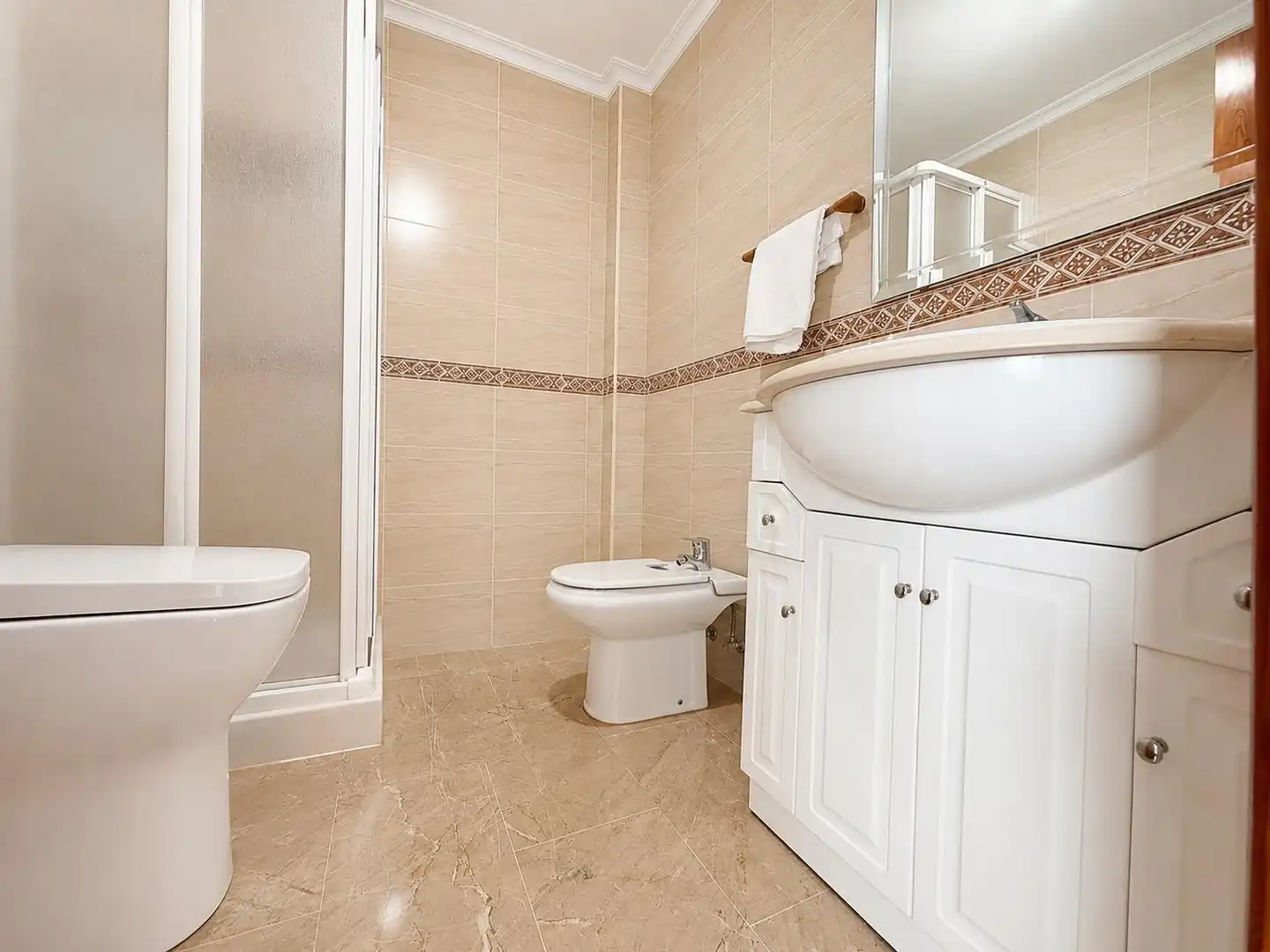 Badezimmer von Wohnung zum Verkauf in Córdoba mit Heizung, Privatgarten und Terrasse