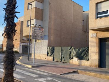 Terreny residencial en venda a Avinguda de les Corts Valencianes 1