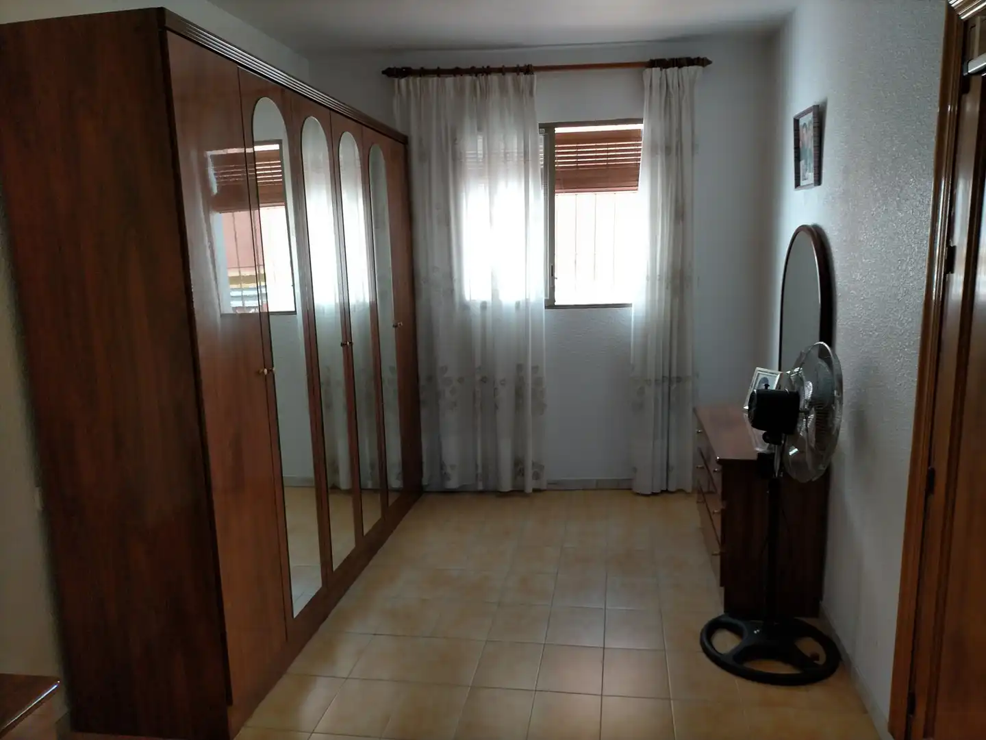 Dormitori de Casa o xalet en venda en Almería amb Terrassa, Moblat i Balcó