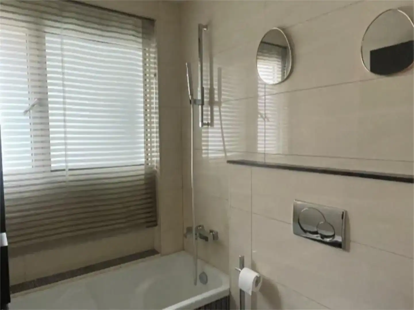 Badezimmer von Dachboden zur Miete in Valladolid Capital mit Klimaanlage