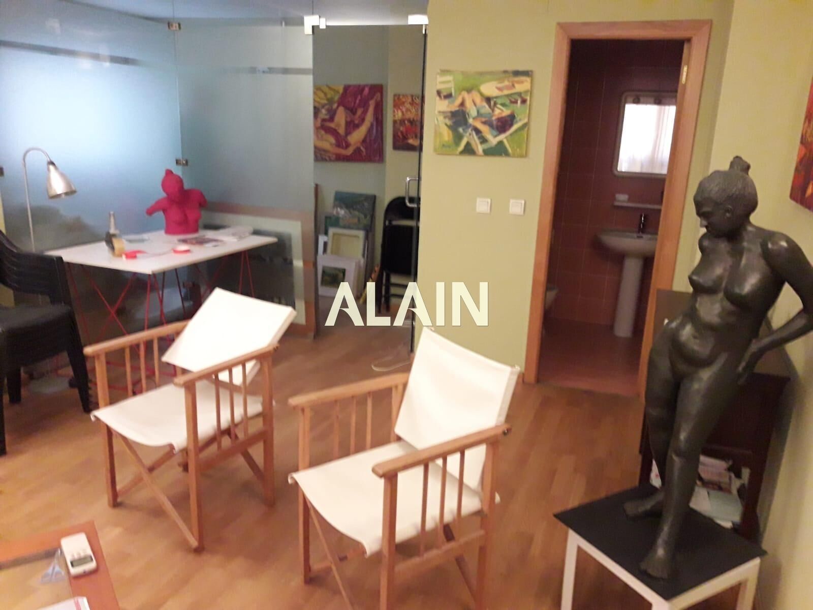 Flat for sale in  Valencia Capital  with Air Conditioner, Heating and Alarm
