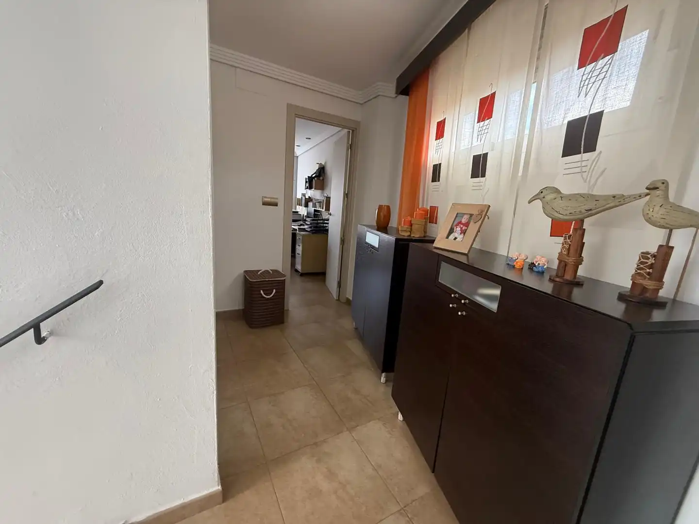 Einfamilien-Reihenhaus zum Verkauf in L'Alfàs del Pi mit Klimaanlage, Privatgarten und Terrasse