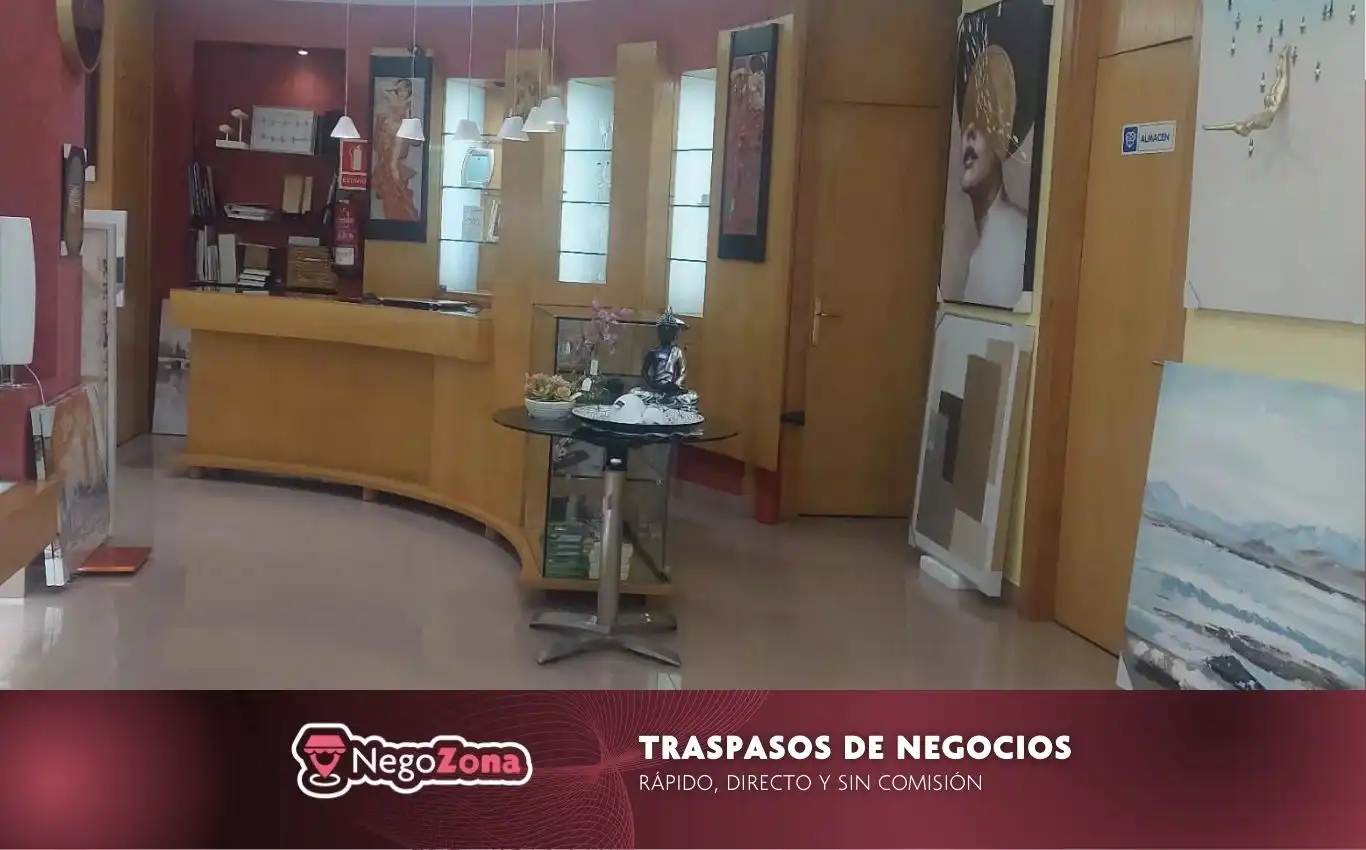 Local en traspaso en Roquetas de Mar con Aire acondicionado, Calefacción y Amueblado