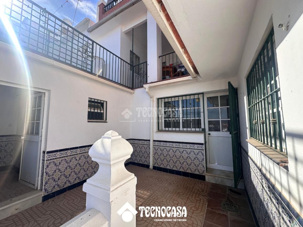 Vista exterior de Casa adosada en venda en Álora amb Jardí privat i Terrassa