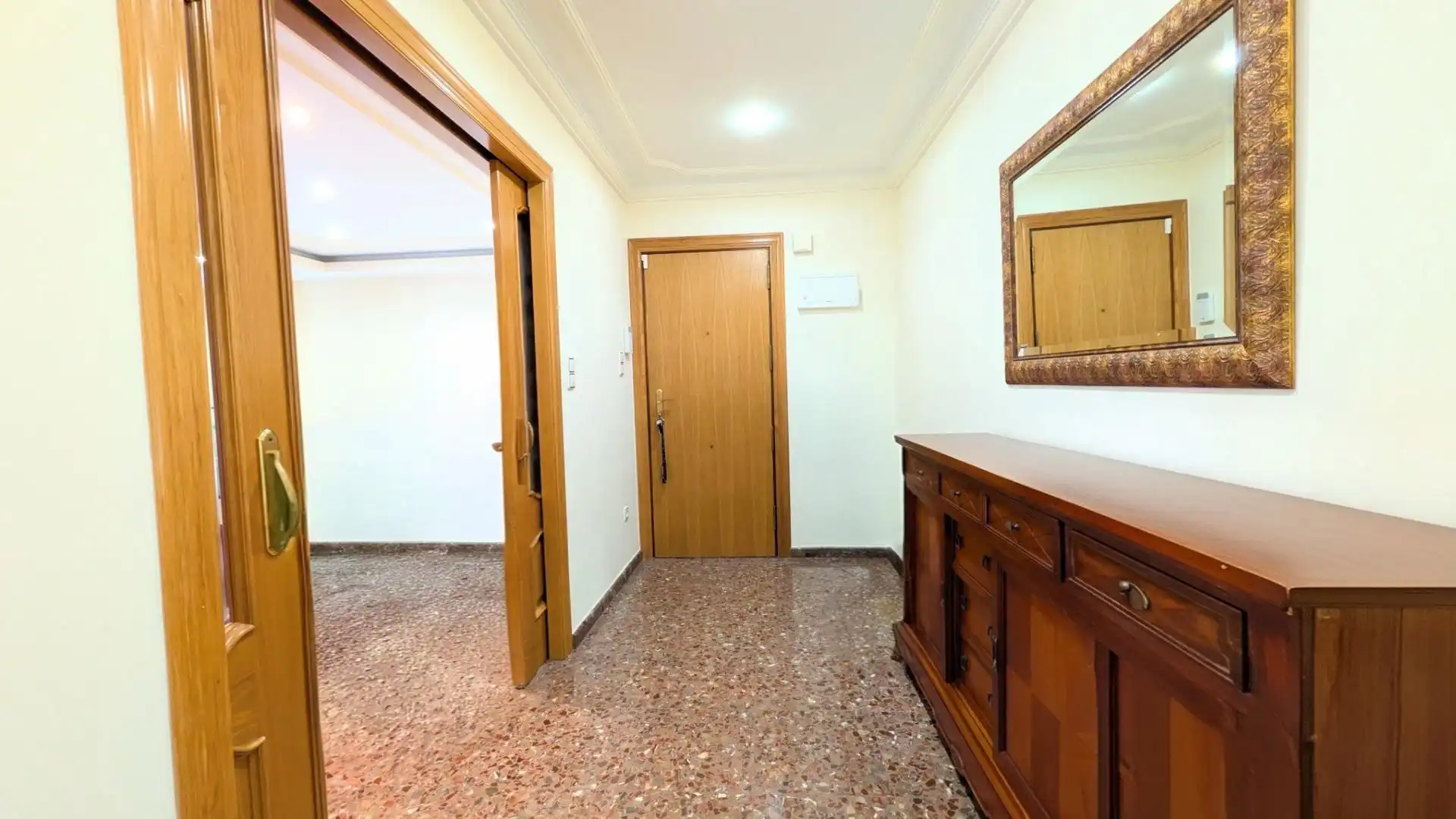 Flat for sale in Elche / Elx  with Air Conditioner and Balcony