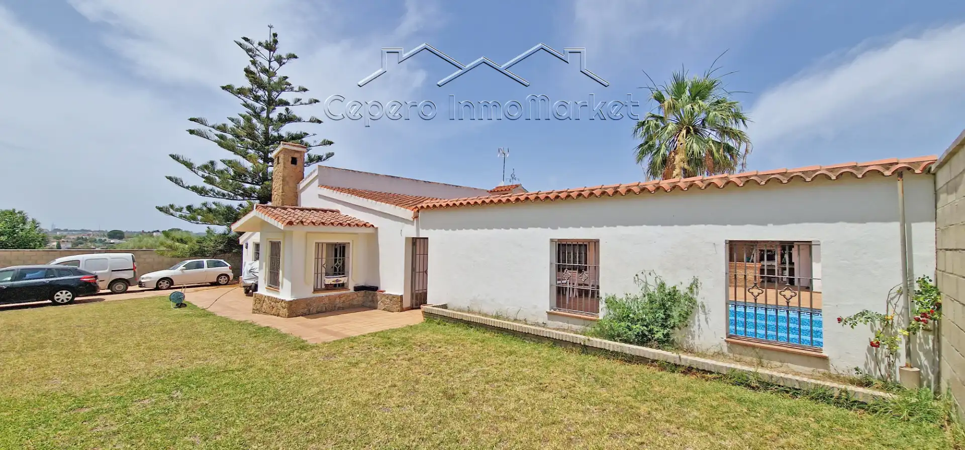 Vista exterior de Casa o xalet en venda en El Puerto de Santa María amb Aire condicionat, Jardí privat i Piscina