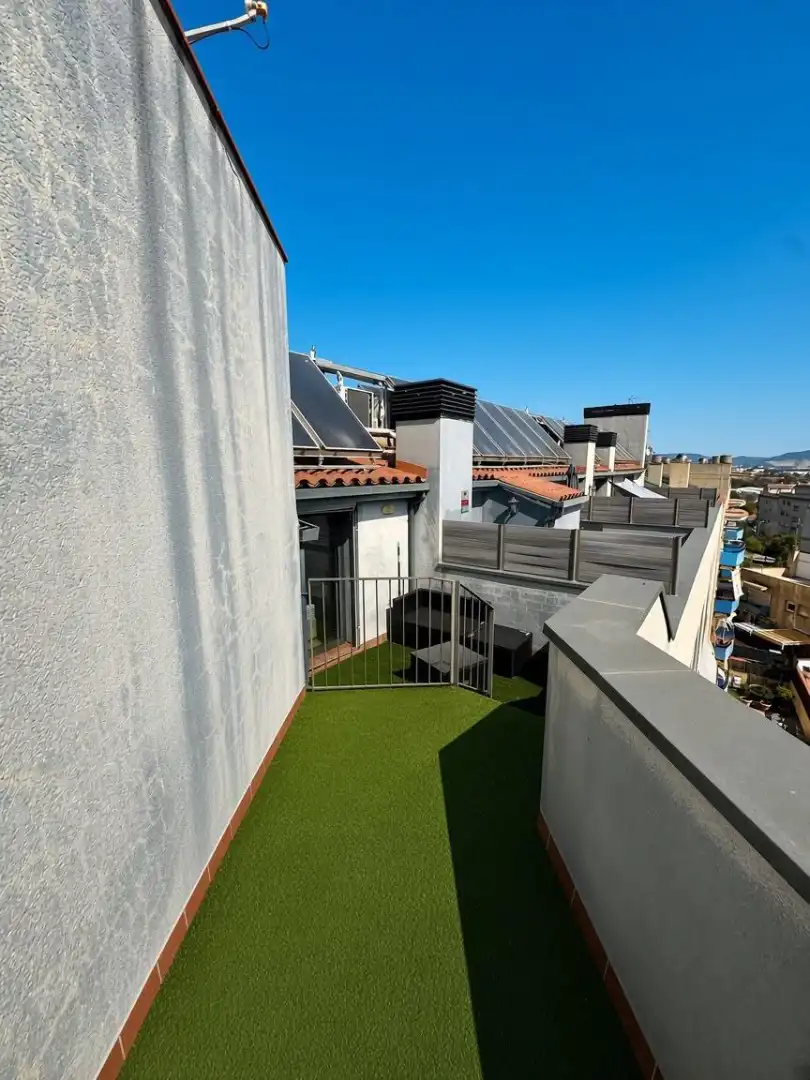 Duplex with lift for sale in Carrer de Güell i Ferrer 129, imagen 2