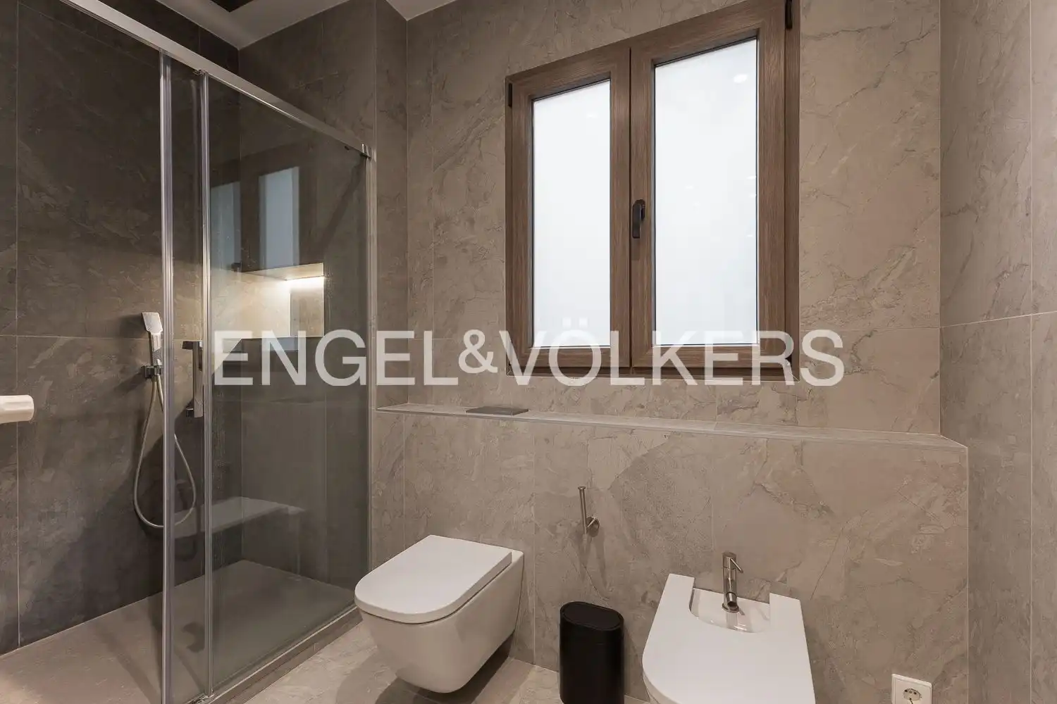Badezimmer von Wohnung zum Verkauf in Valencia mit Klimaanlage, Heizung und Terrasse