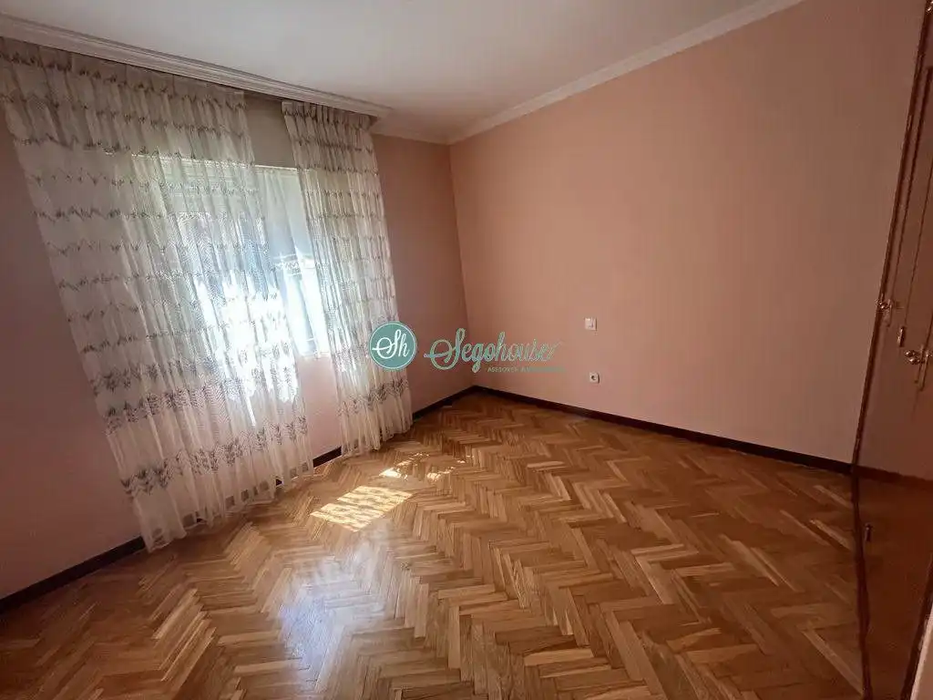 Bedroom of Flat for sale in Segovia  with Heating, Parquet flooring and Terrace