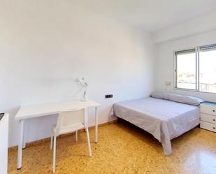 Dormitori de Pis de lloguer en Moncada amb Aire condicionat i Balcó