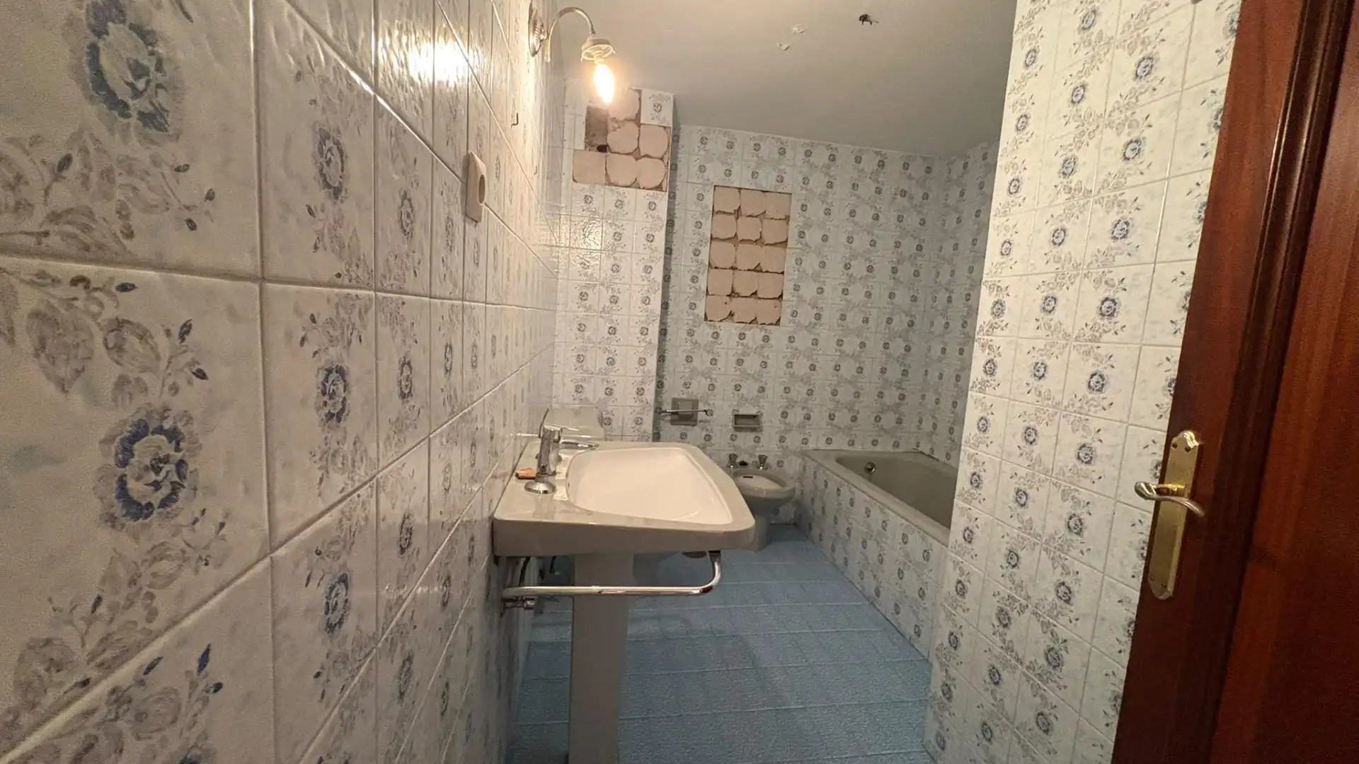 Bathroom of Flat for sale in Málaga  with Terrace and Balcony