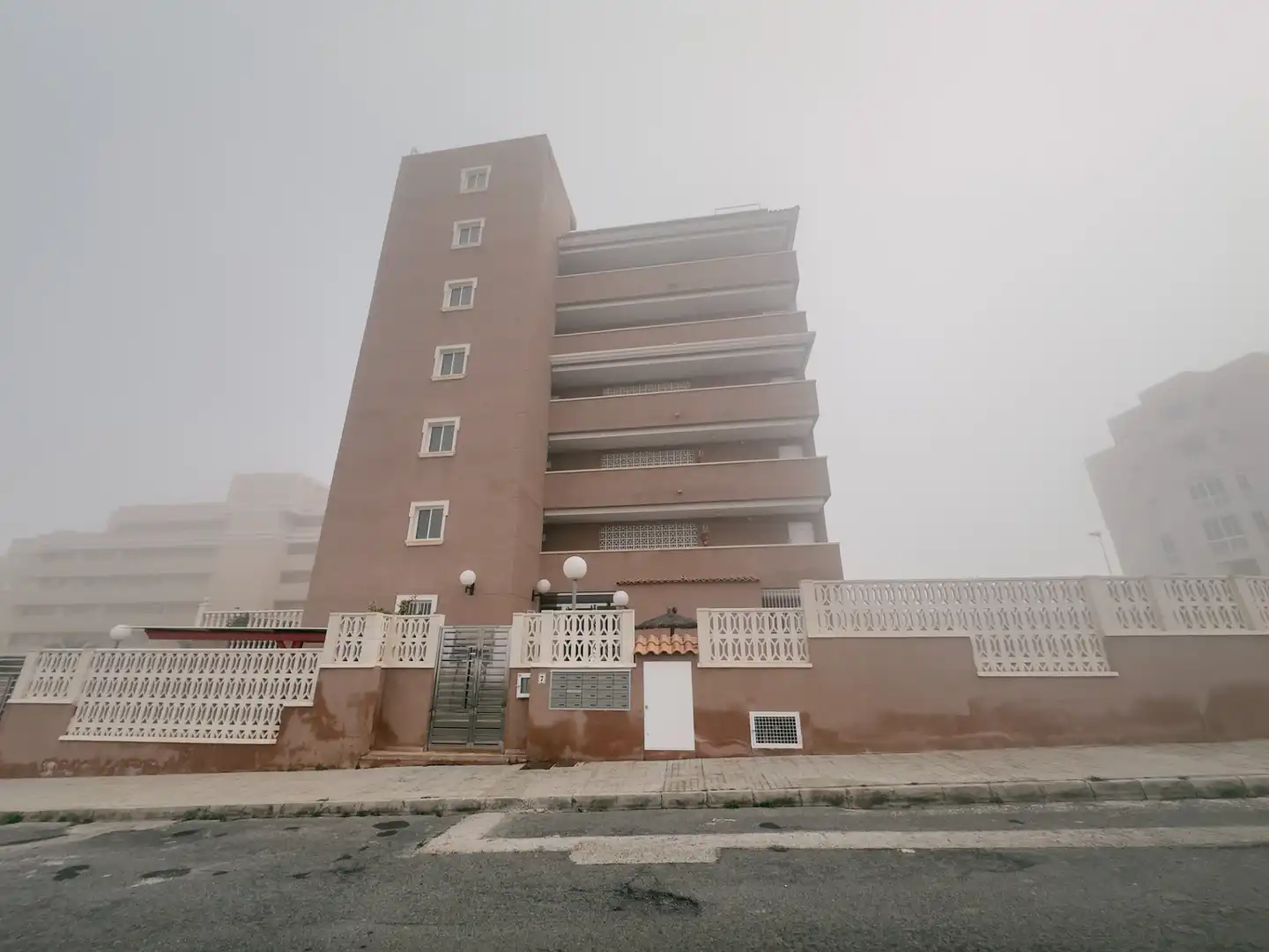 Vista exterior de Apartamento en venta en Elche / Elx con Aire acondicionado, Terraza y Amueblado
