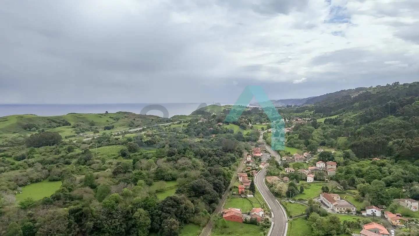Vista exterior de Casa o chalet en venta en Llanes con Calefacción, Jardín privado y Parquet