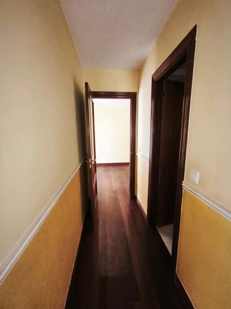 Piso en venta en Santa Cruz de Bezana con Calefacción y Terraza