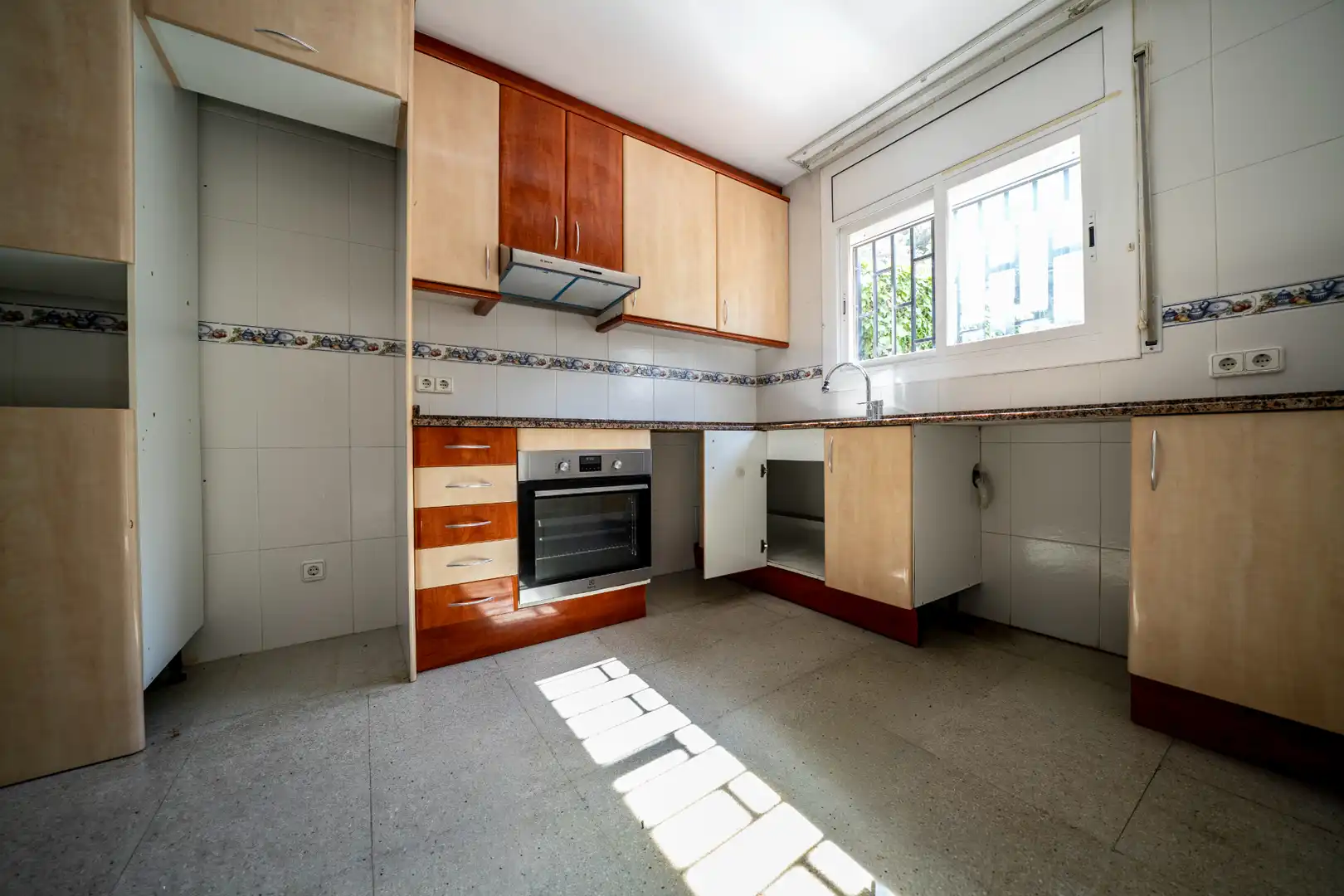 Cuina de Casa adosada en venda en Arenys de Munt amb Aire condicionat, Calefacció i Jardí privat