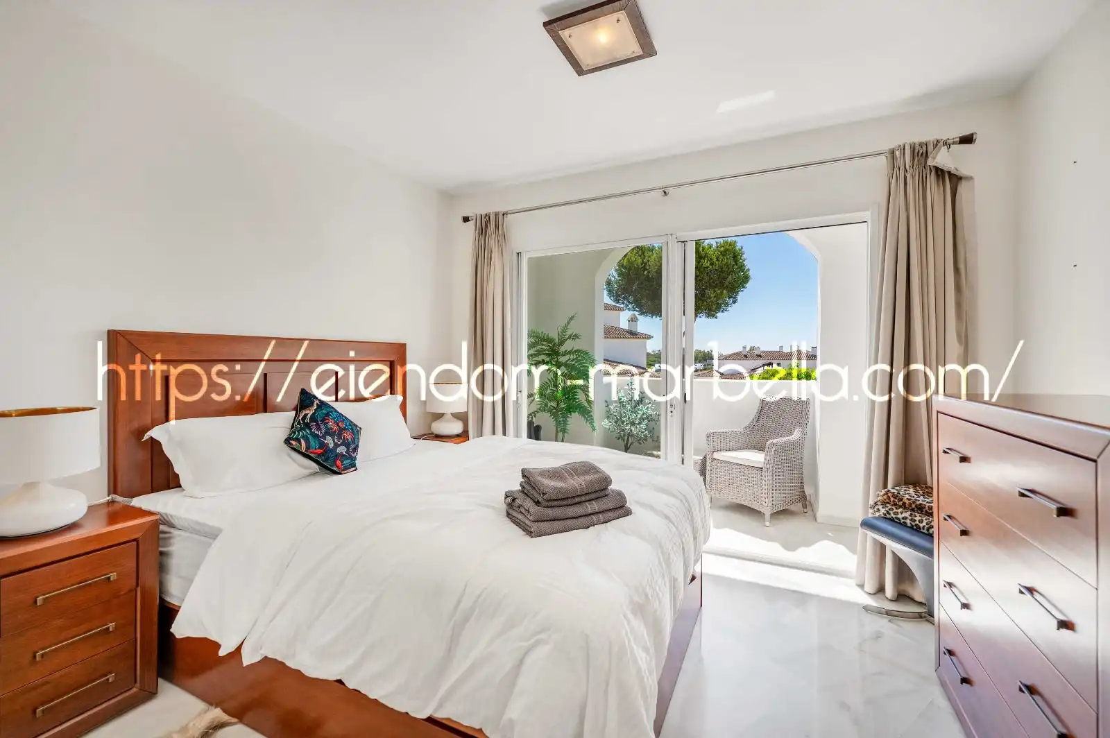 Bedroom of Apartments for sale in Marbella  with Air Conditioner, Terrace and Furnished