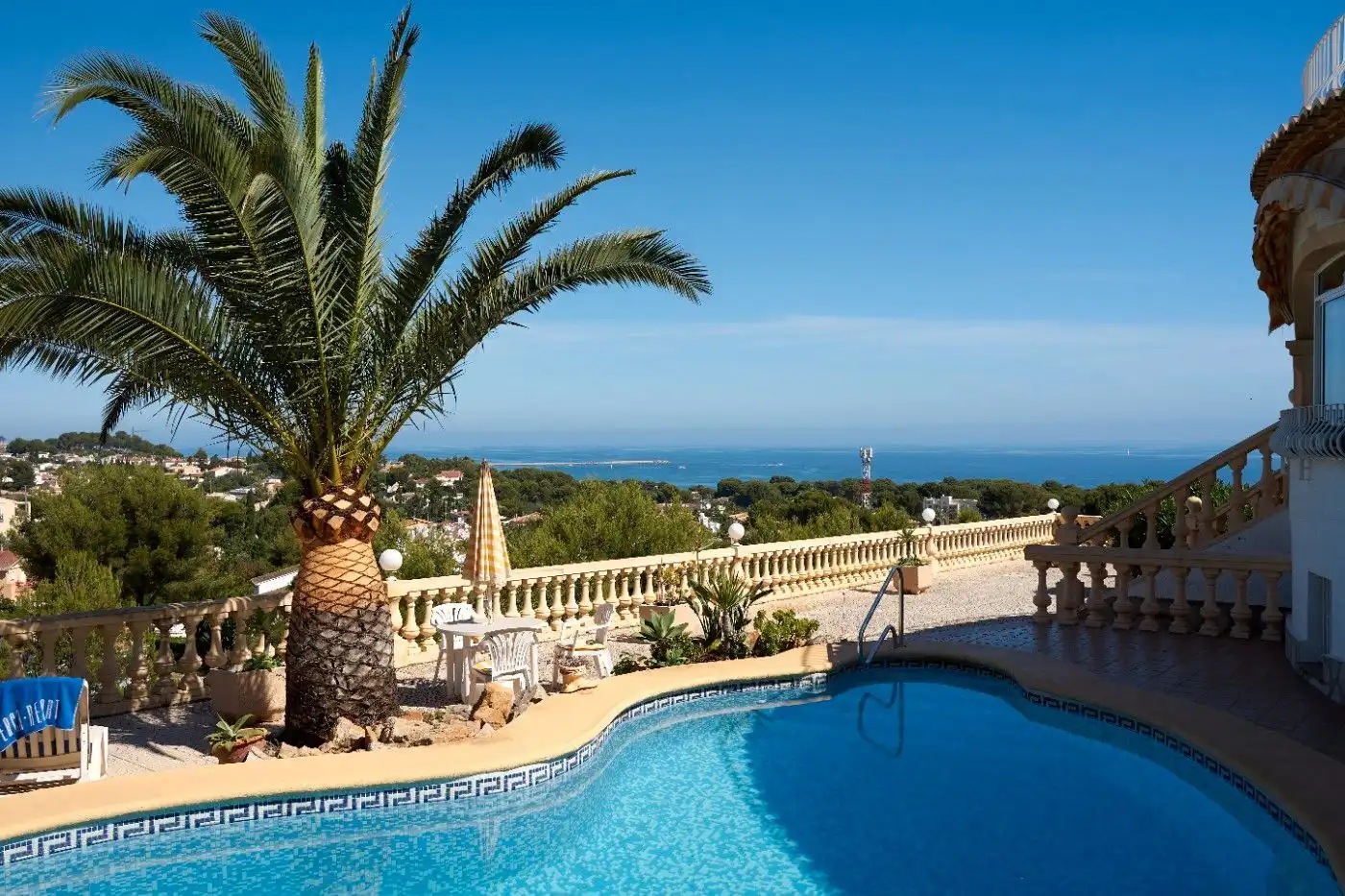 Piscina de Casa o chalet de alquiler en Dénia con Aire acondicionado, Jardín privado y Terraza