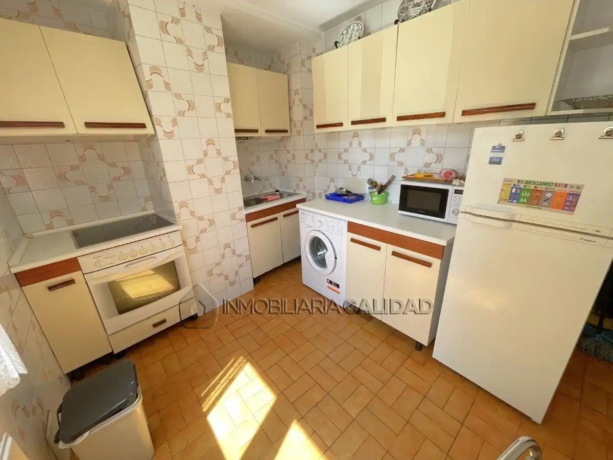 Cocina de Piso de alquiler en Burgos con Calefacción y Amueblado