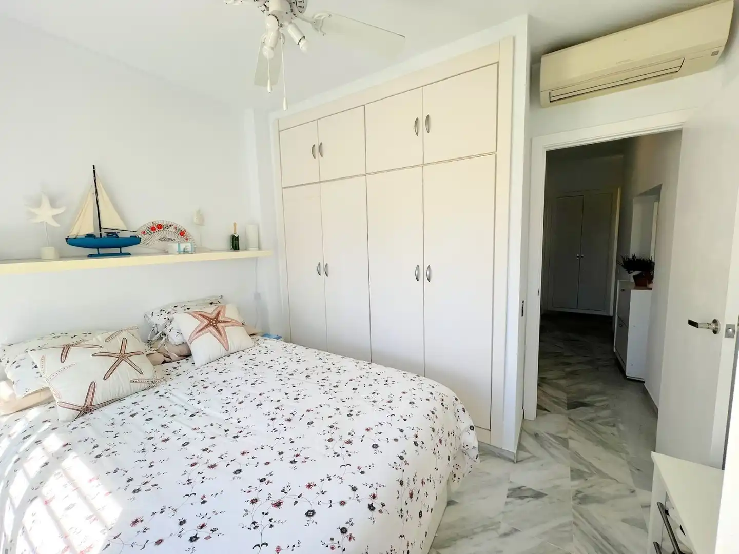 Dormitori de Casa adosada en venda en Isla Cristina amb Aire condicionat, Calefacció i Terrassa