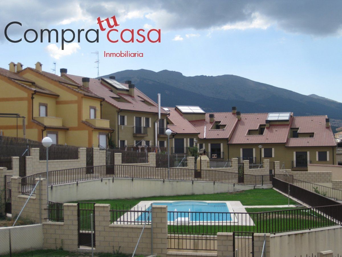 Exterior view of Single-family semi-detached for rent in Segovia Capital  with Heating, Private garden and Terrace