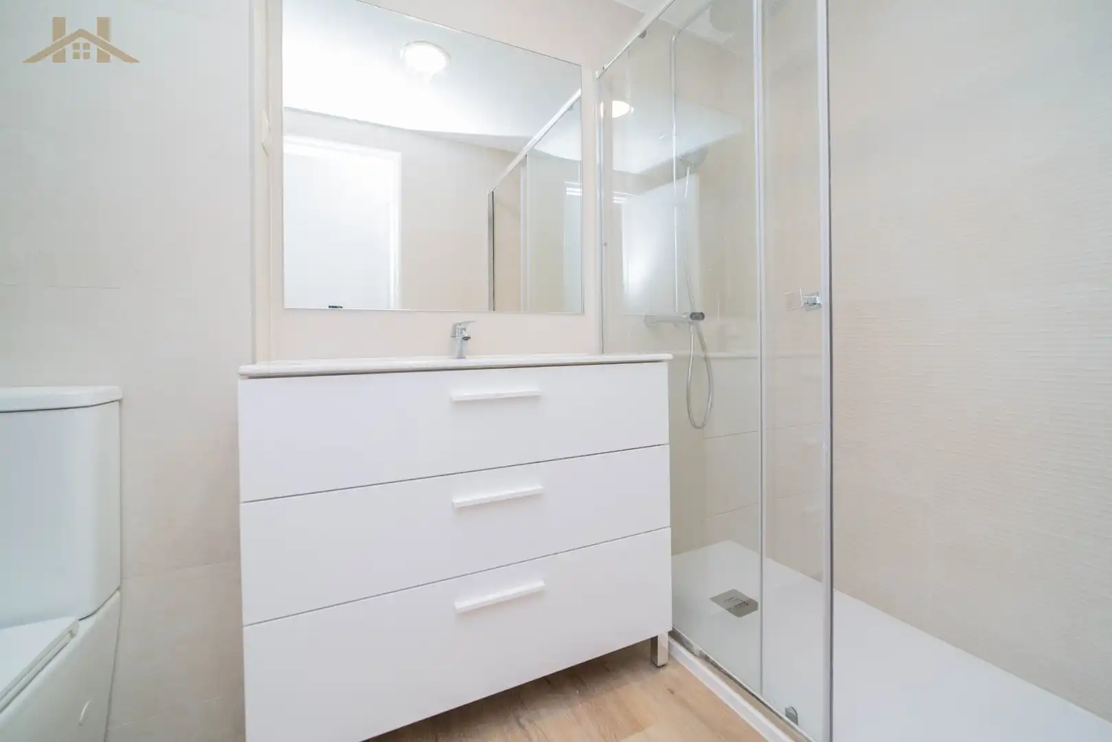 Bathroom of Flat for sale in Móstoles  with Air Conditioner, Heating and Terrace