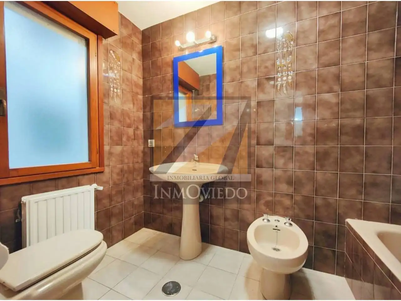 Badezimmer von Wohnung zur Miete in Oviedo  mit Heizung