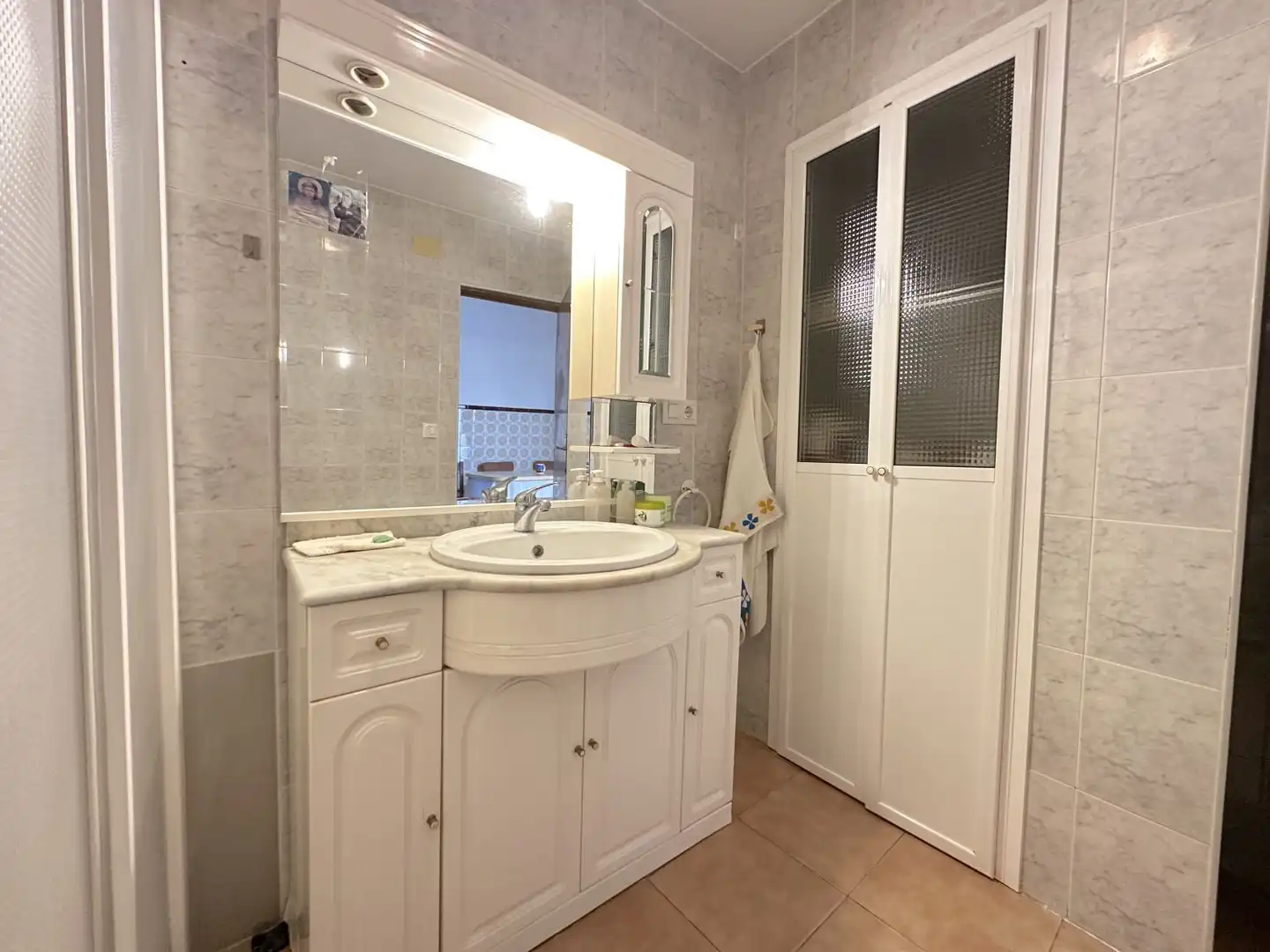 Bathroom of Houses for sale in Dos Hermanas  with Terrace and Storage room