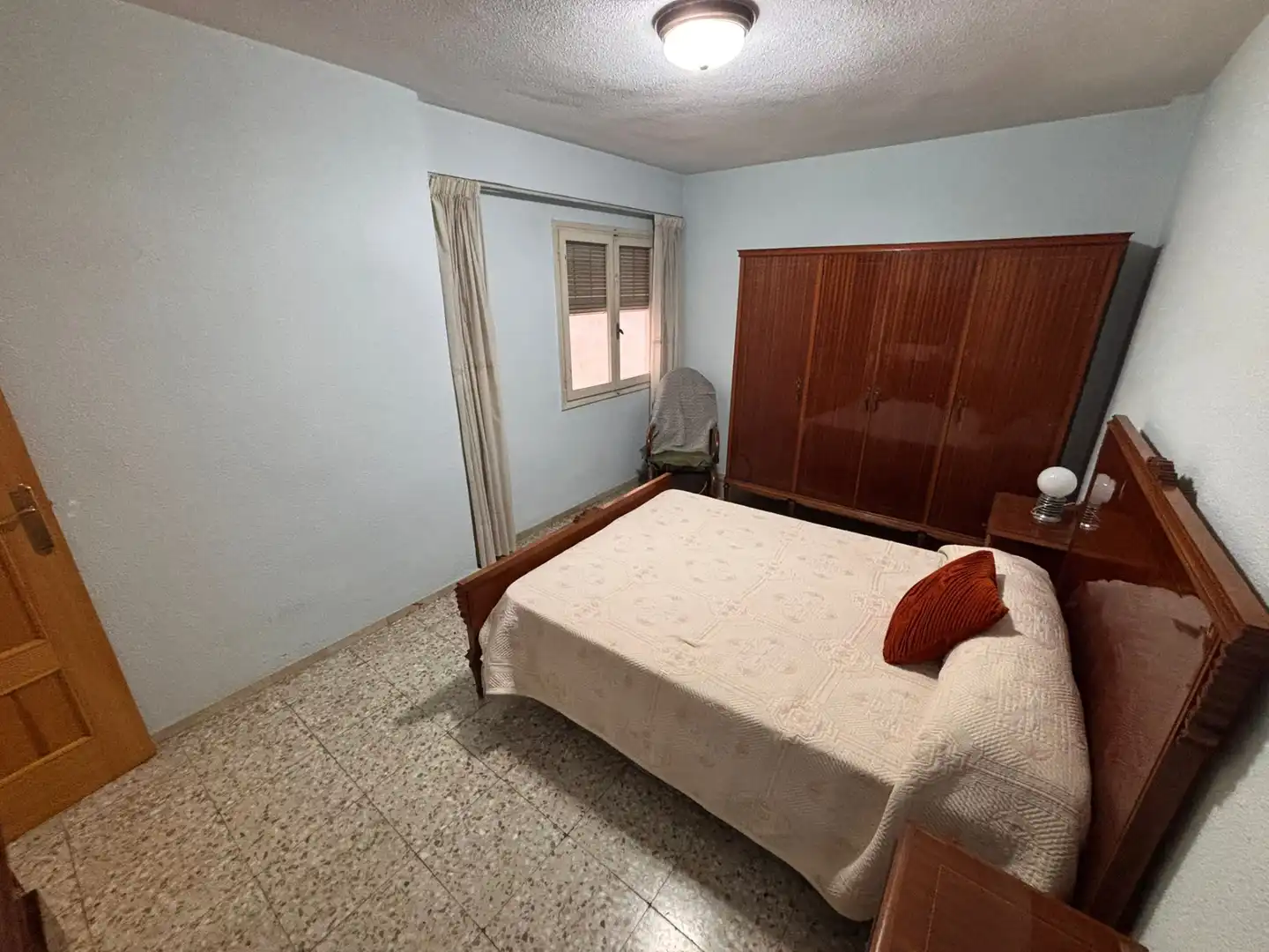 Habitación de Piso en venta en Alicante / Alacant con Aire acondicionado y Amueblado