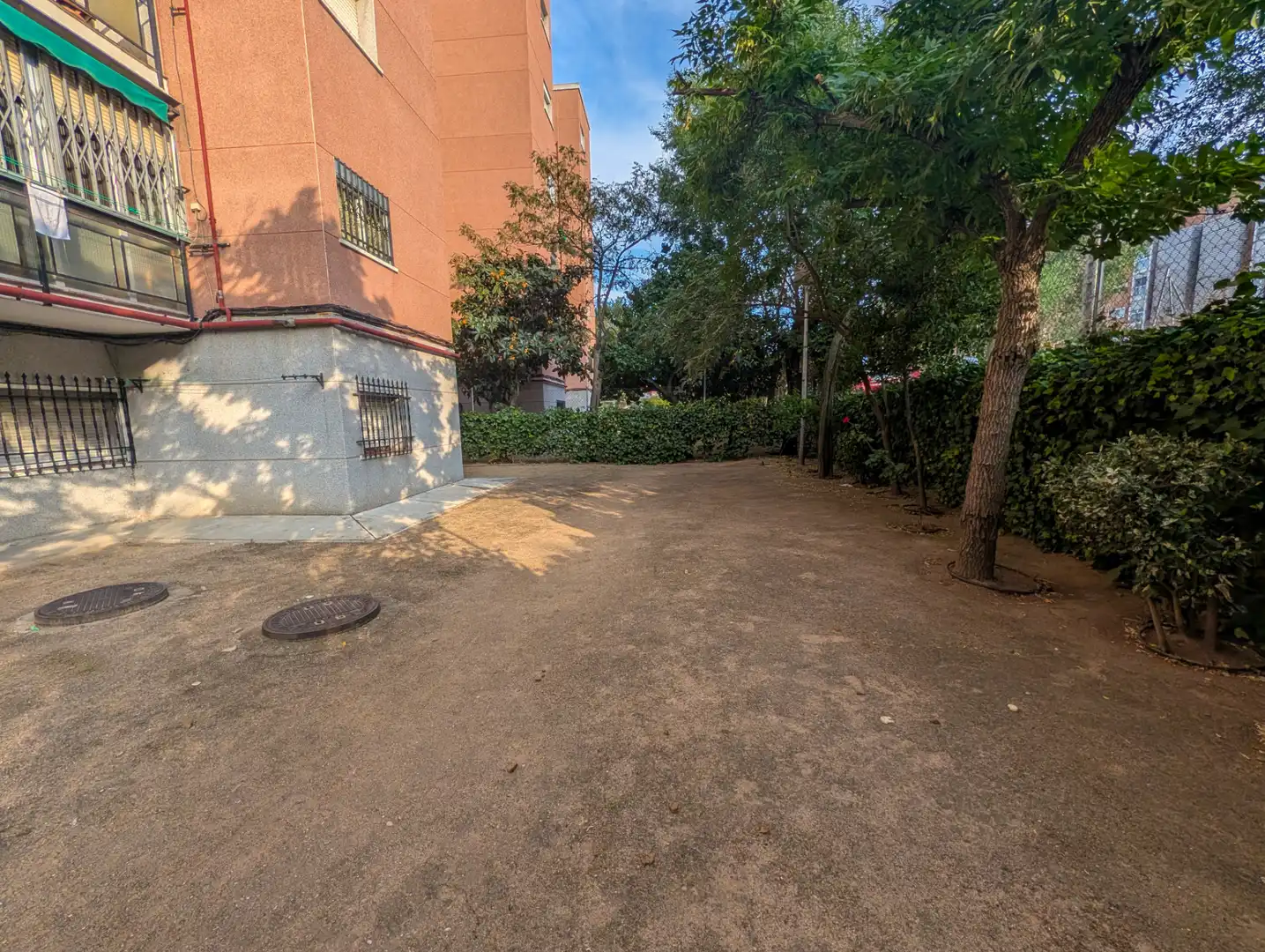 Parking de Piso en venta en Madrid con Calefacción y Amueblado