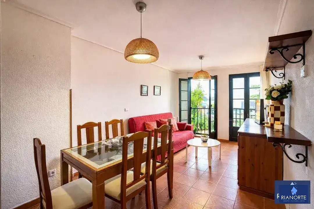 Piso con piscina en venta en Calle Castillo de Gauzón, imagen 4