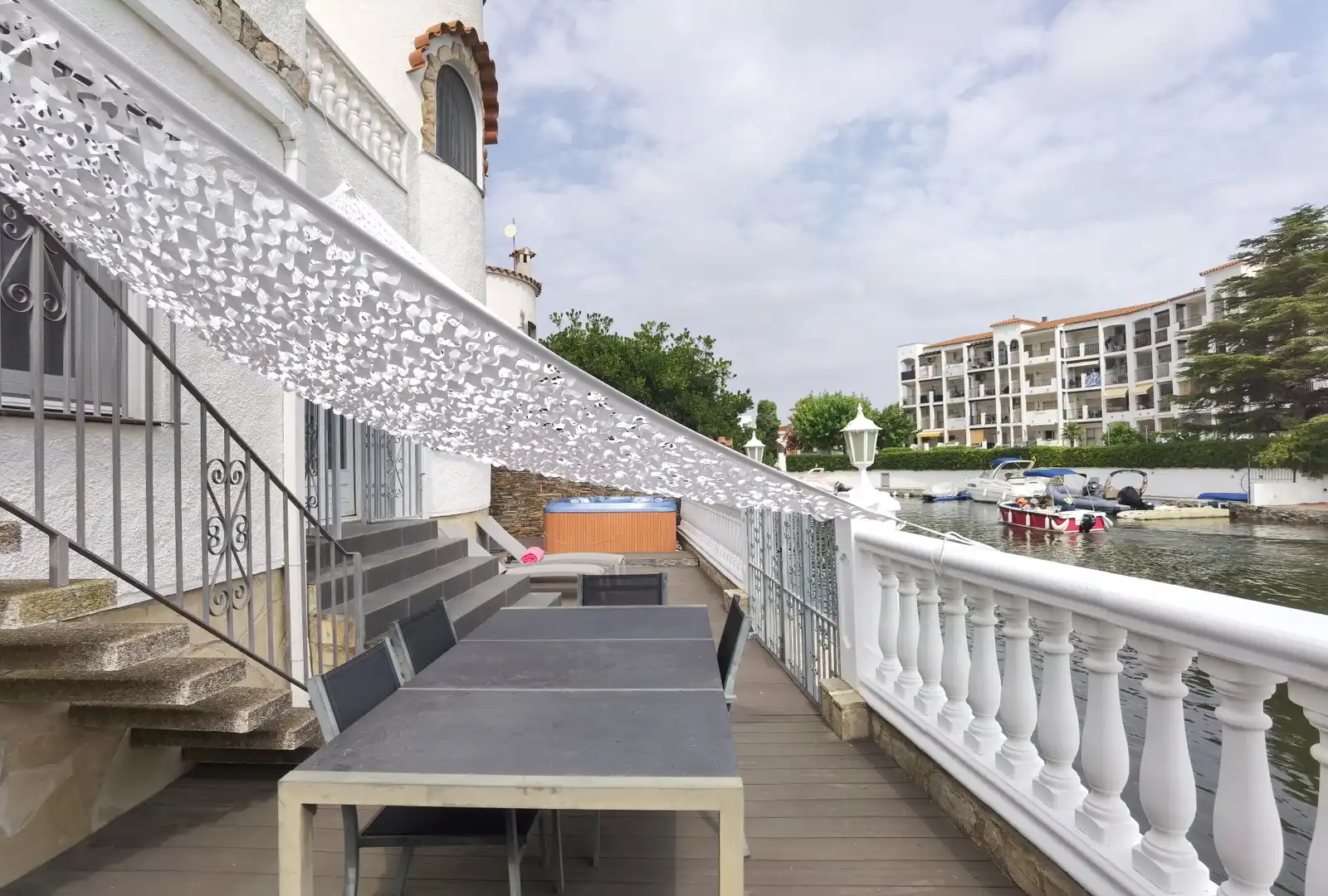 Terrassa de Casa o xalet en venda en Empuriabrava amb Aire condicionat, Jardí privat i Terrassa