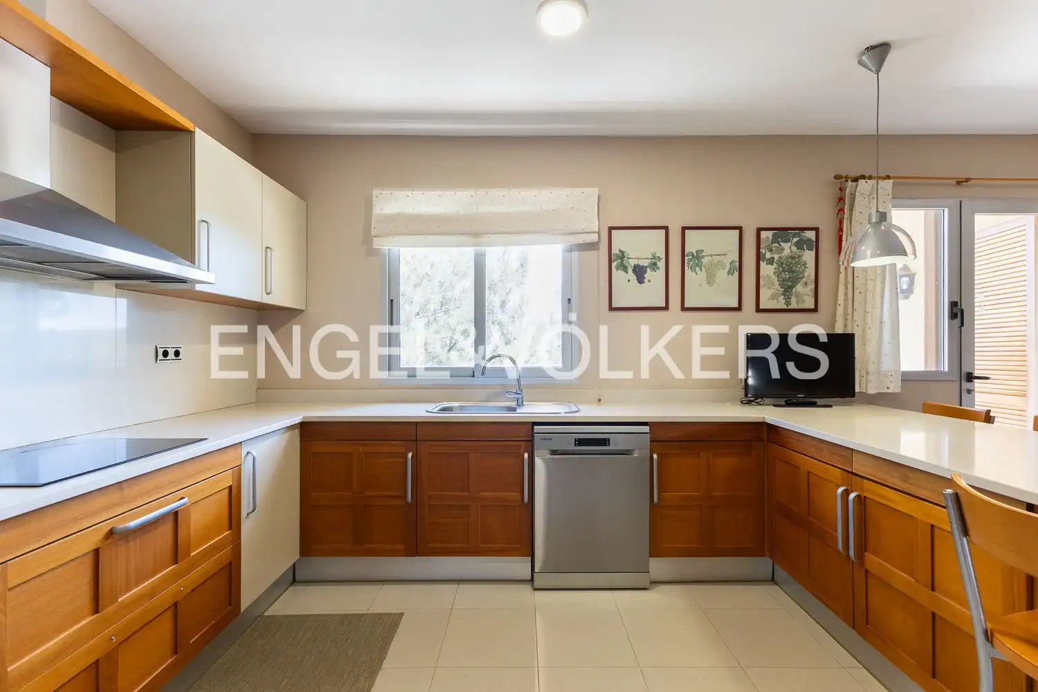 Kitchen of Houses for sale in Chiva  with Air Conditioner, Heating and Private garden