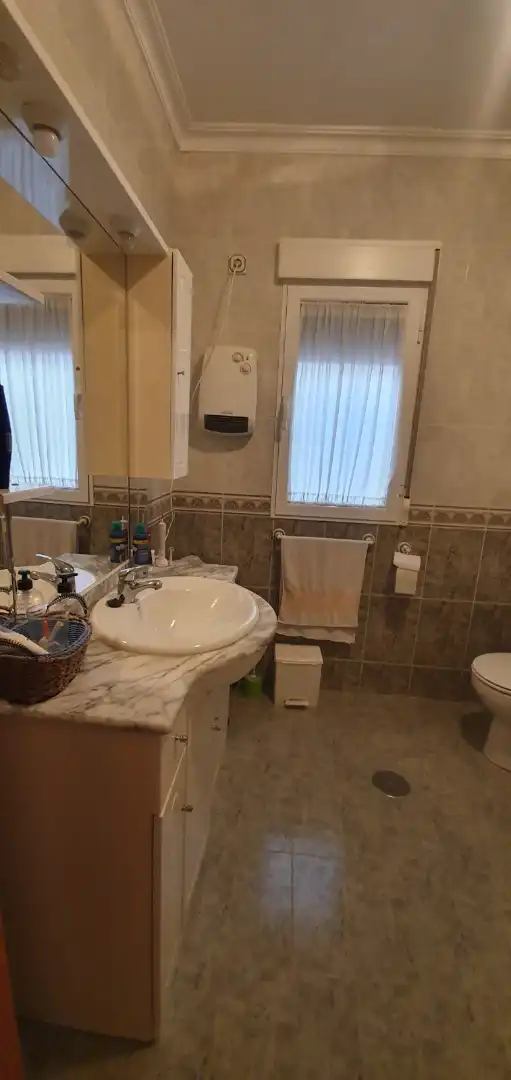 Bany de Casa adosada en venda en Guadix amb Moblat