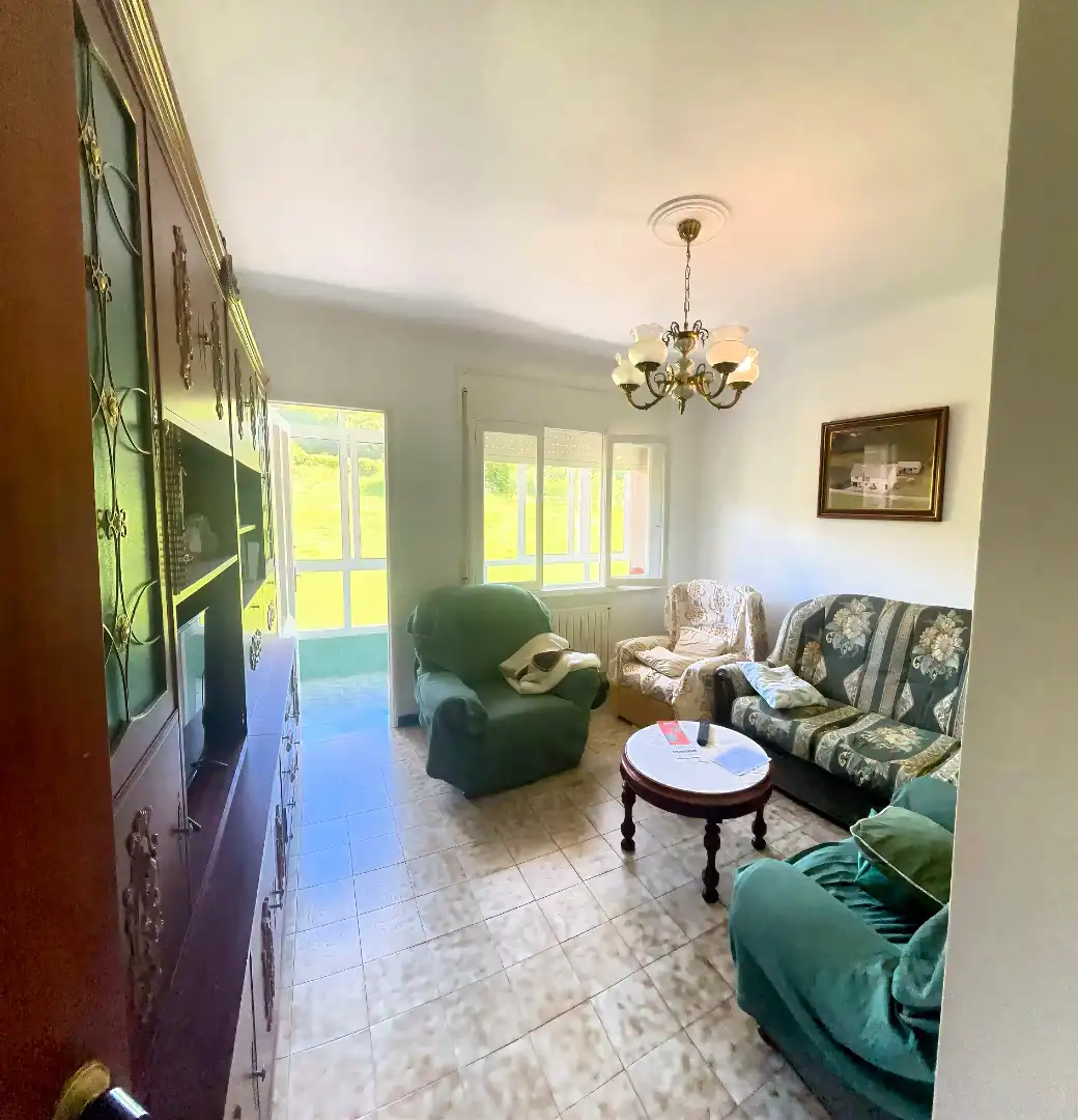 Sala de estar de Casa o chalet en venta en Burela con Calefacción, Jardín privado y Trastero