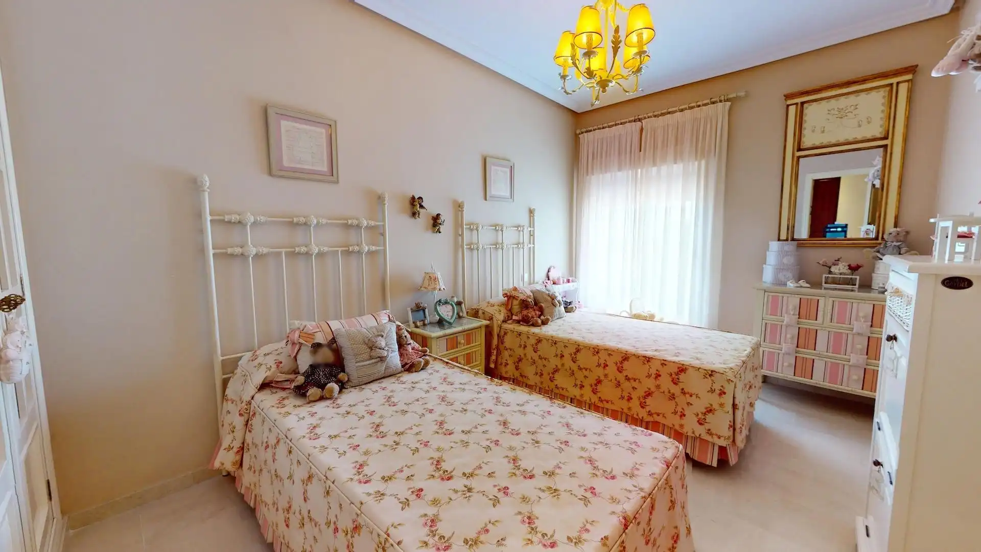 Bedroom of Houses for sale in Córdoba  with Air Conditioner, Private garden and Terrace