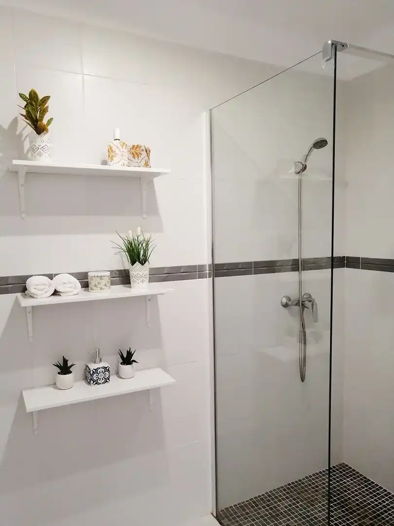 Bany de Apartament de lloguer en Santa Pola amb Aire condicionat, Calefacció i Terrassa