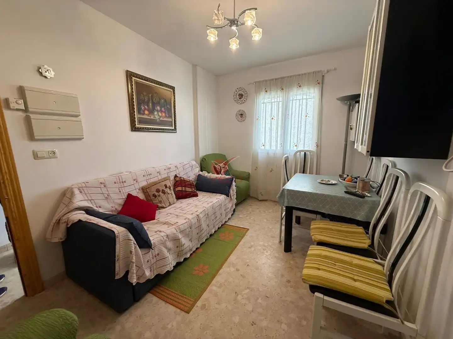 Sala d'estar de Casa o xalet en venda en Belmontejo amb Calefacció i Moblat