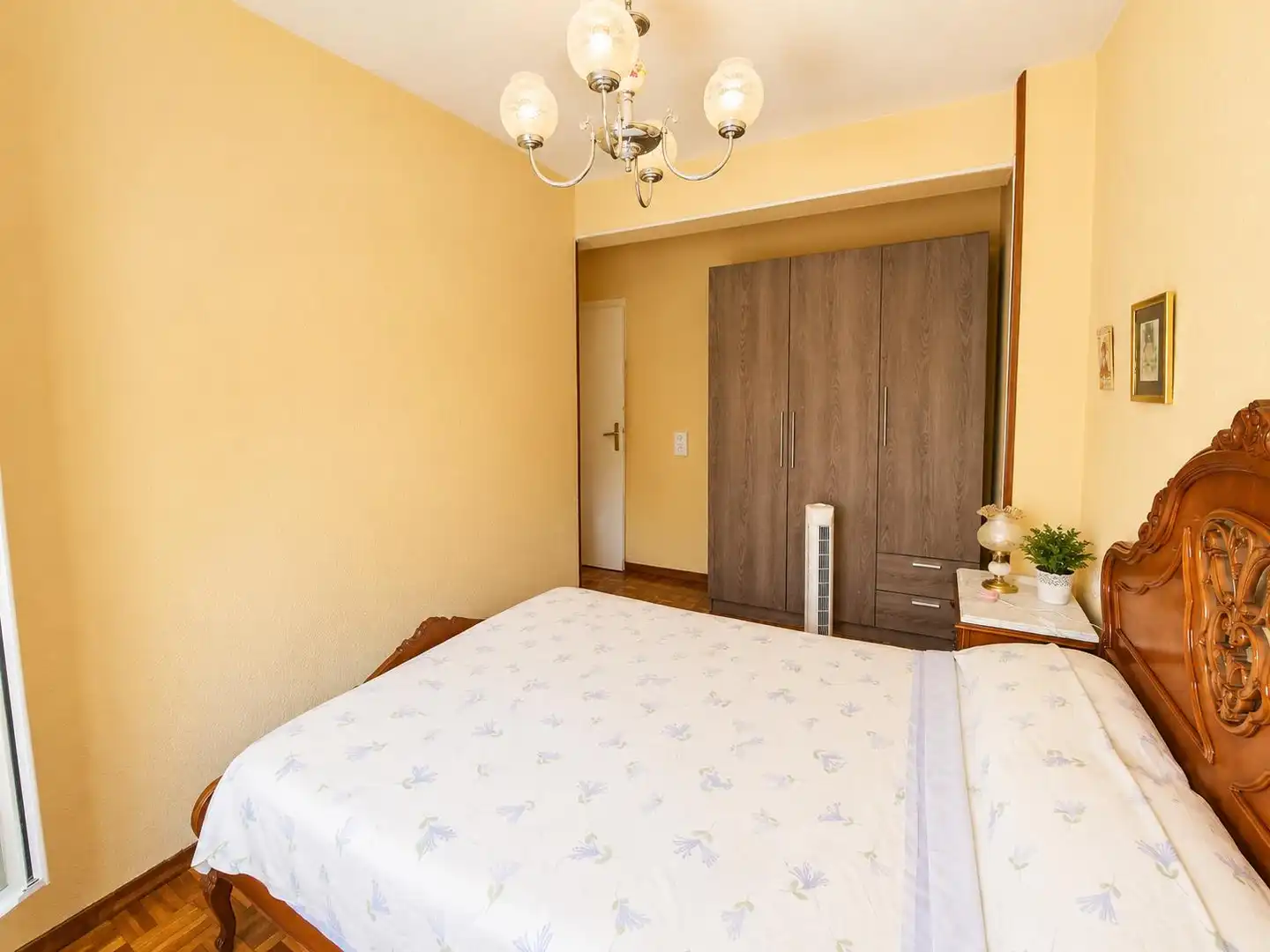 Habitación de Piso en venta en Madrid con Terraza