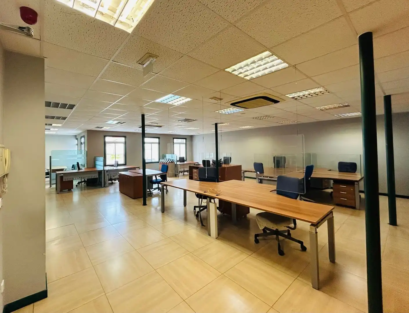 Büro zur Miete in A Coruña Capital  mit Heizung