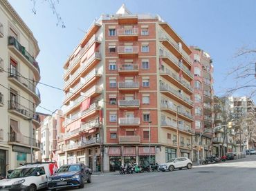 Business premises for sale in Barcelona - Carrer LLORENS I BARBA