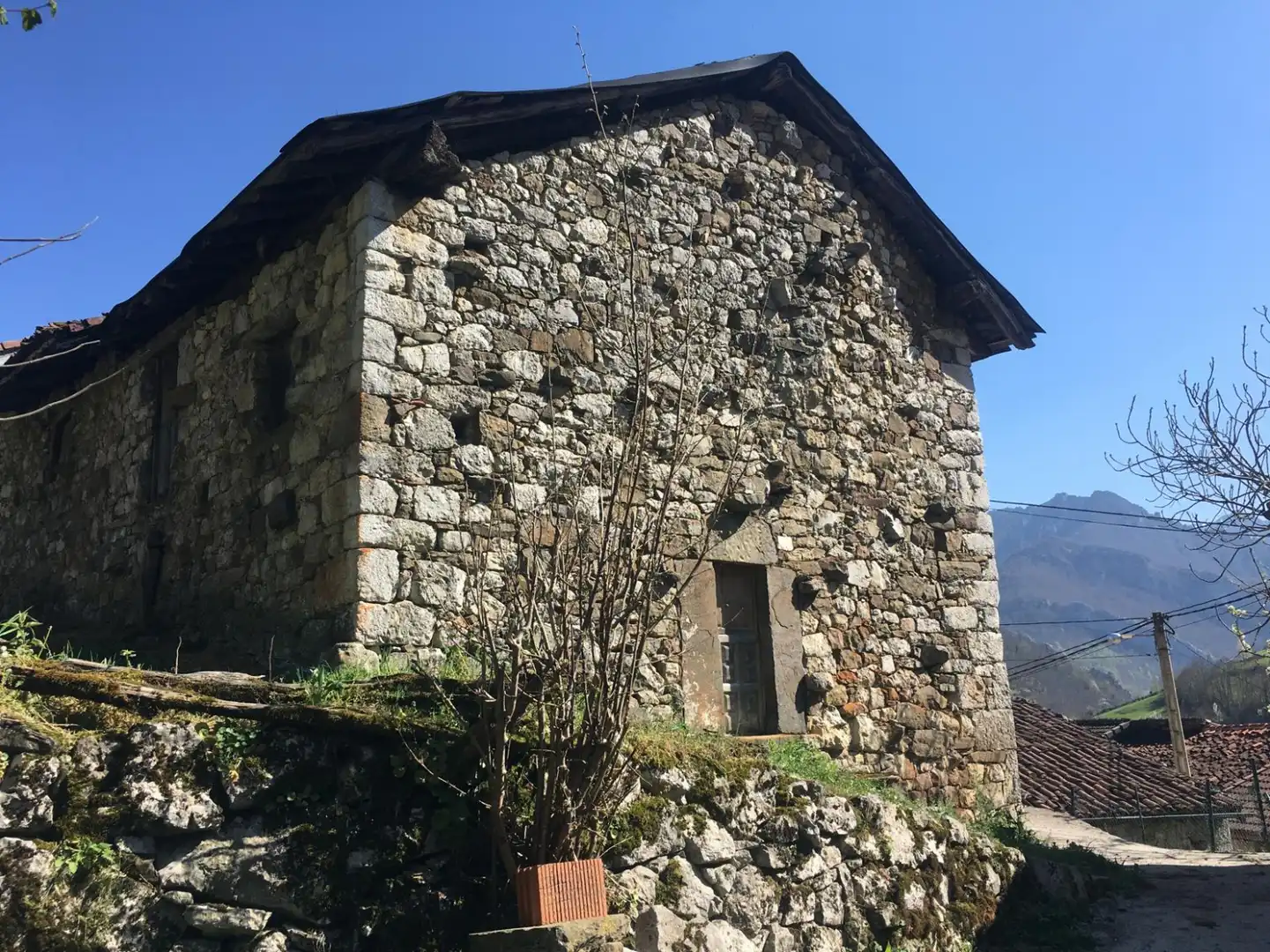 Vista exterior de Casa o chalet en venta en Caso