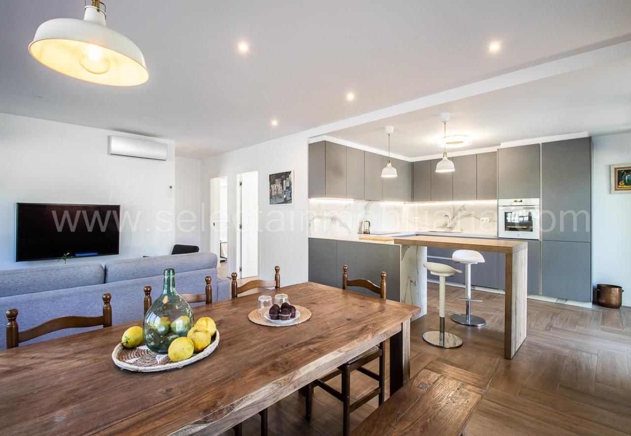 Cuina de Casa o xalet en venda en Pontevedra Capital  amb Calefacció, Jardí privat i Terrassa