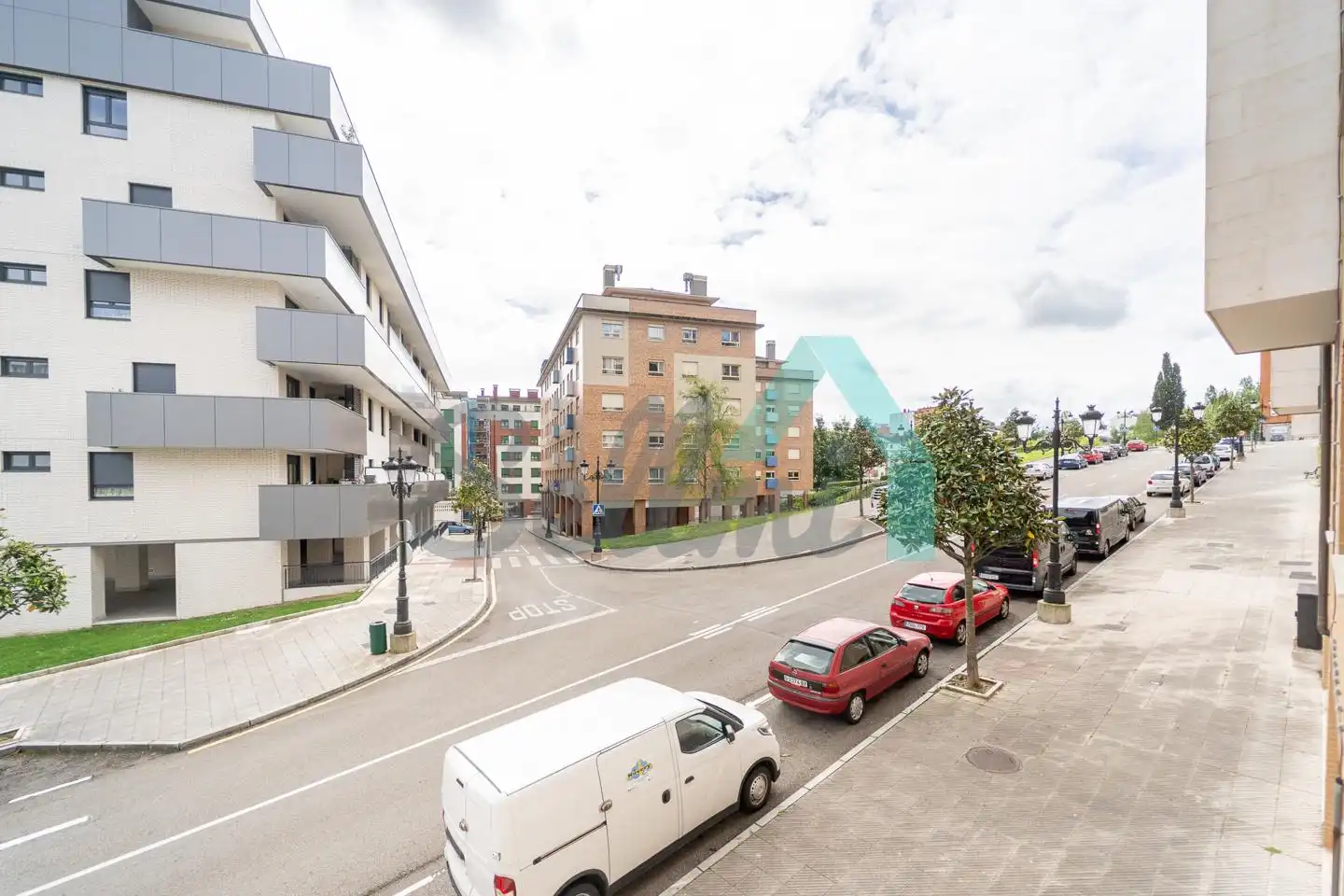 Vista exterior de Pis en venda en Oviedo  amb Calefacció, Parquet i Traster