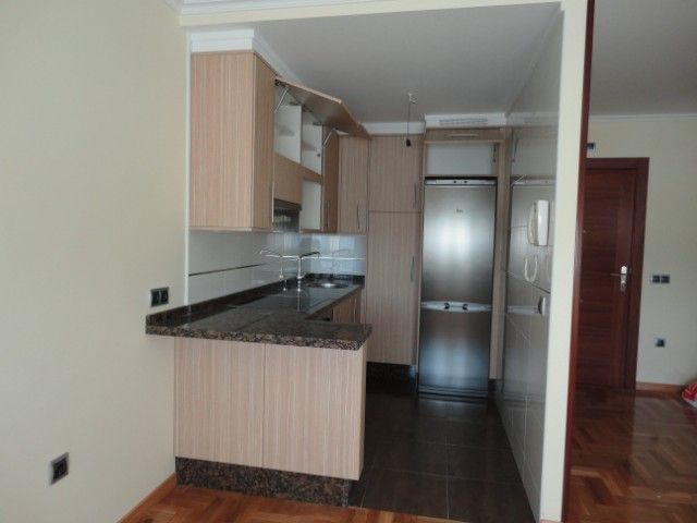 Cocina de Piso de alquiler en Siero con Calefacción, Parquet y Trastero