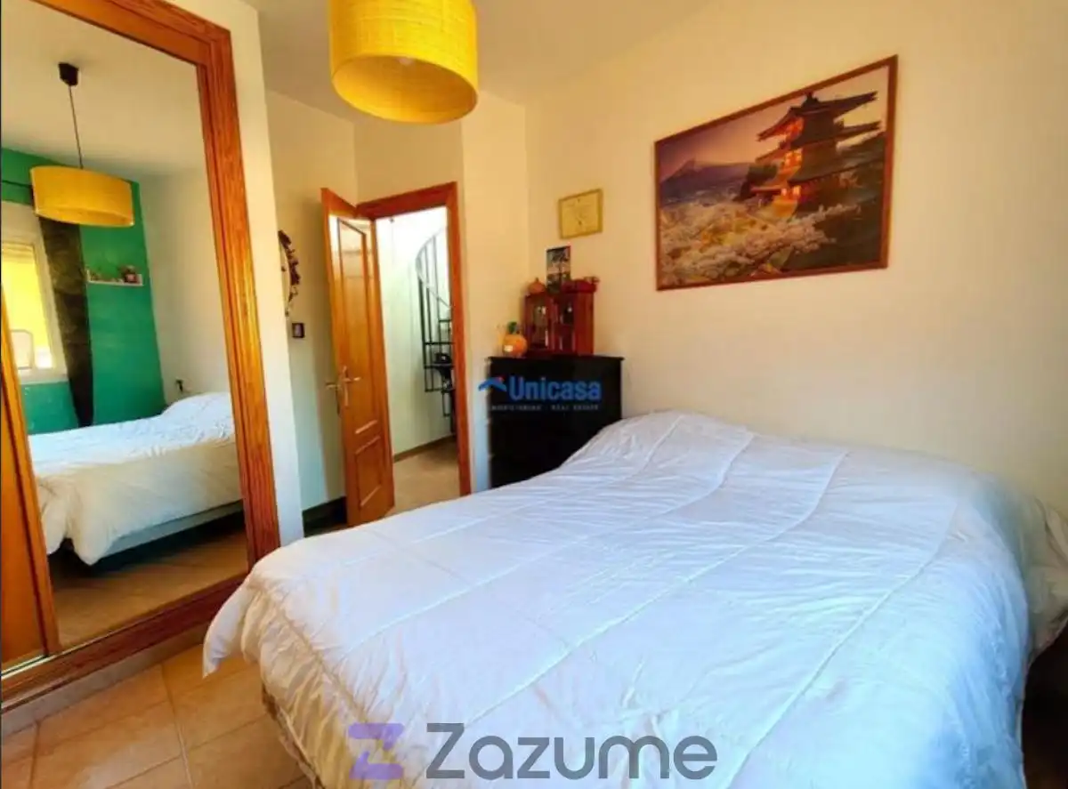 Bedroom of Duplexes for rent in Málaga  with Air Conditioner, Oven and Washing machine