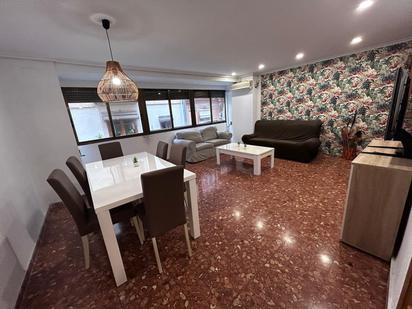 Living room of Flat for sale in  Valencia Capital  with Air Conditioner