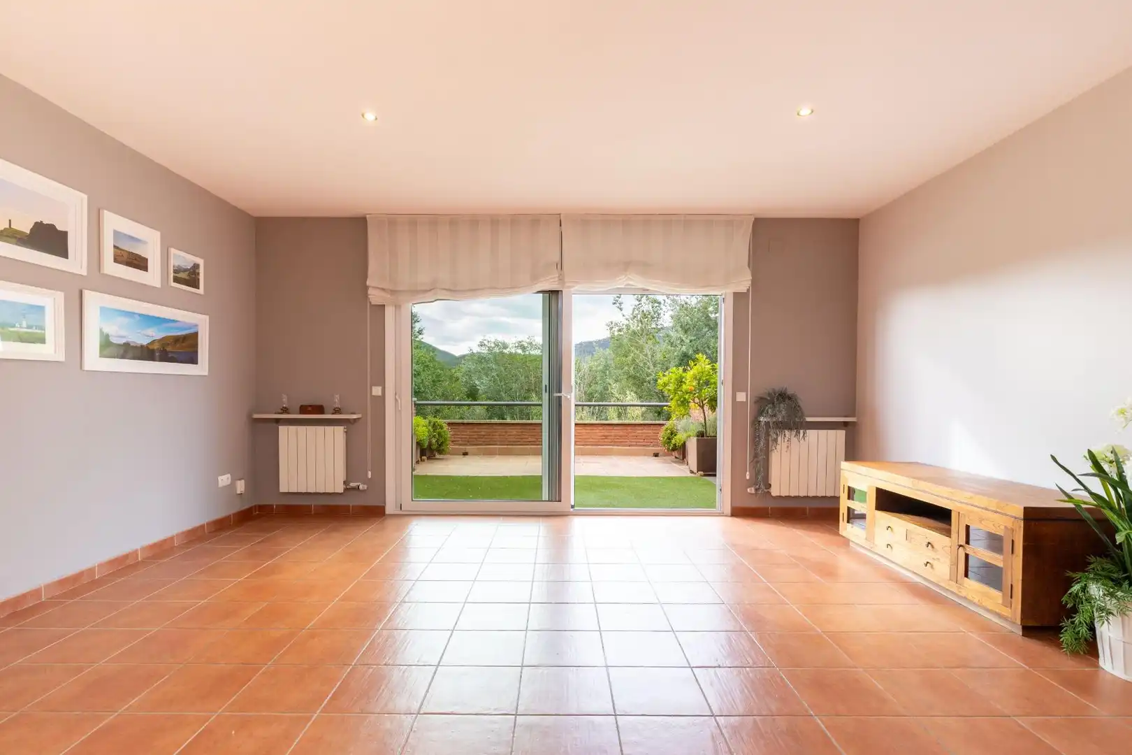 Haus oder Chalet zum Verkauf in Viladecavalls mit Klimaanlage, Heizung und Privatgarten