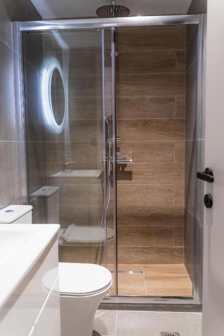 Bathroom of Flat to rent in Torrelavega   with Air Conditioner, Furnished and TV
