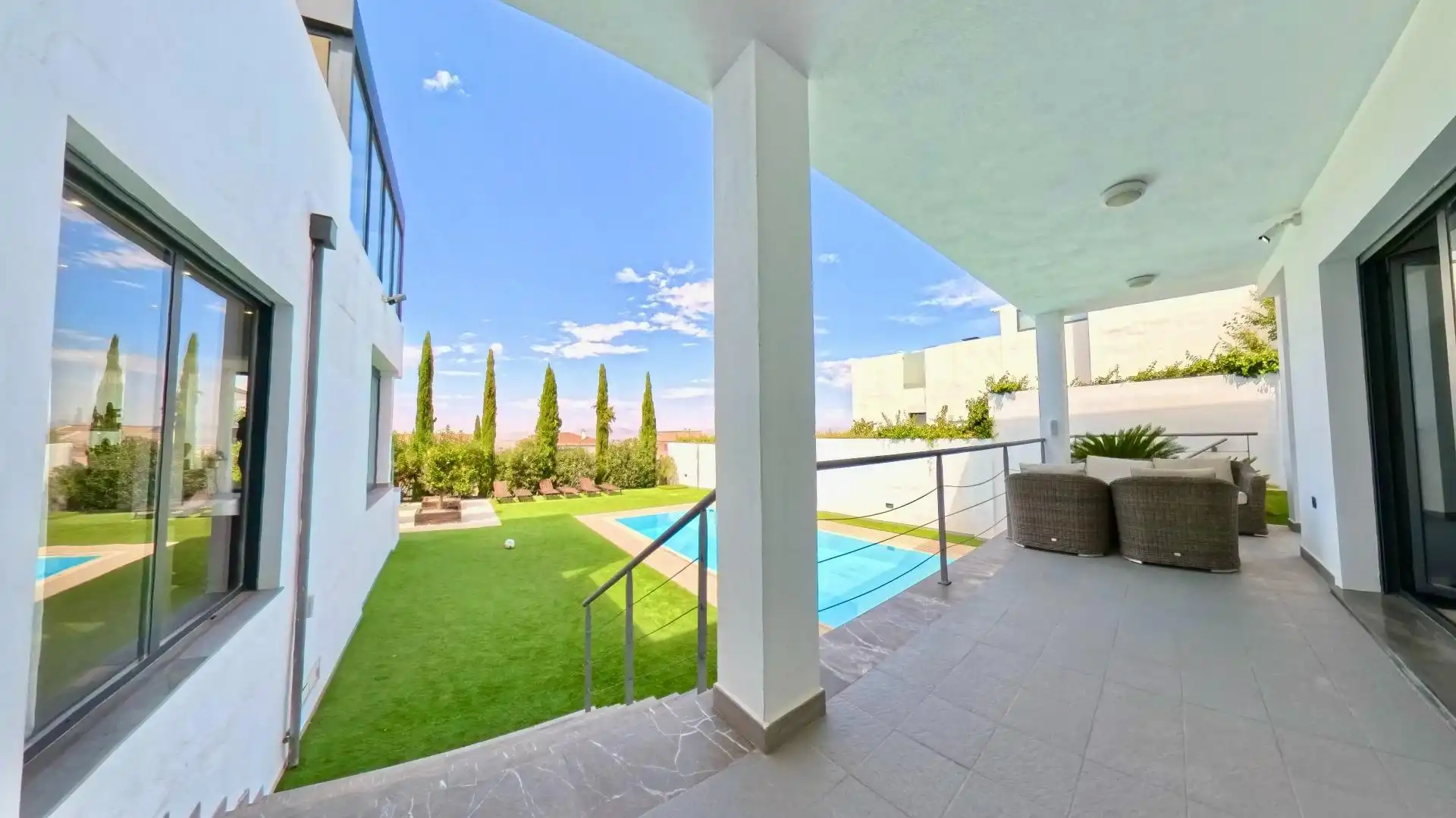 Terraza de Casa adosada de alquiler en La Zubia con Aire acondicionado, Jardín privado y Terraza