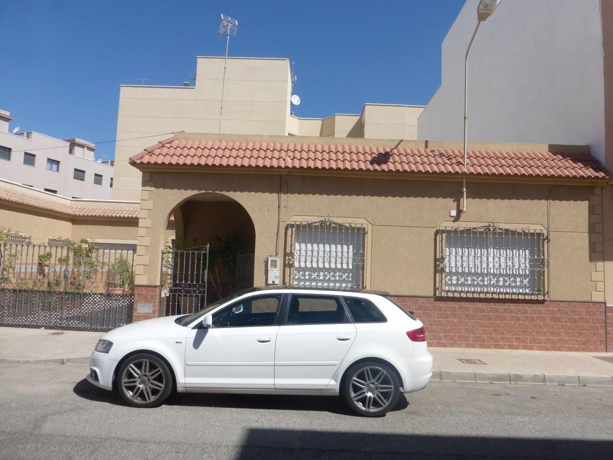 Casa adosada en venda a Santo Domingo